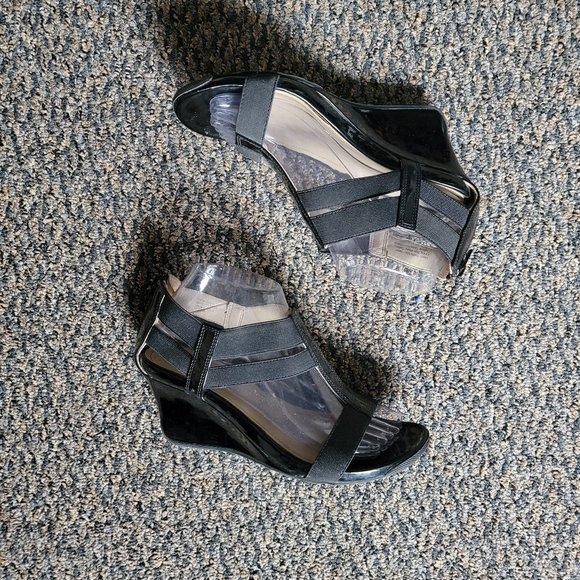 Black Kenneth Cole Strappy Sandals Size 7.5 - Picture 4 of 12